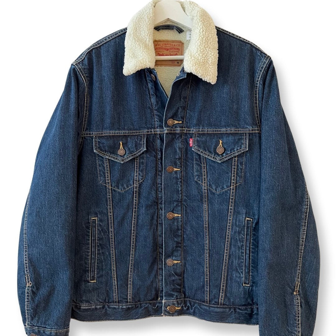 Levis Jacket, Y2K Sherpa Lined Jean Jacket, Dark Blue Denim Coat, Button Up, Size Medium, Oversized Jacket with Sheep Lining