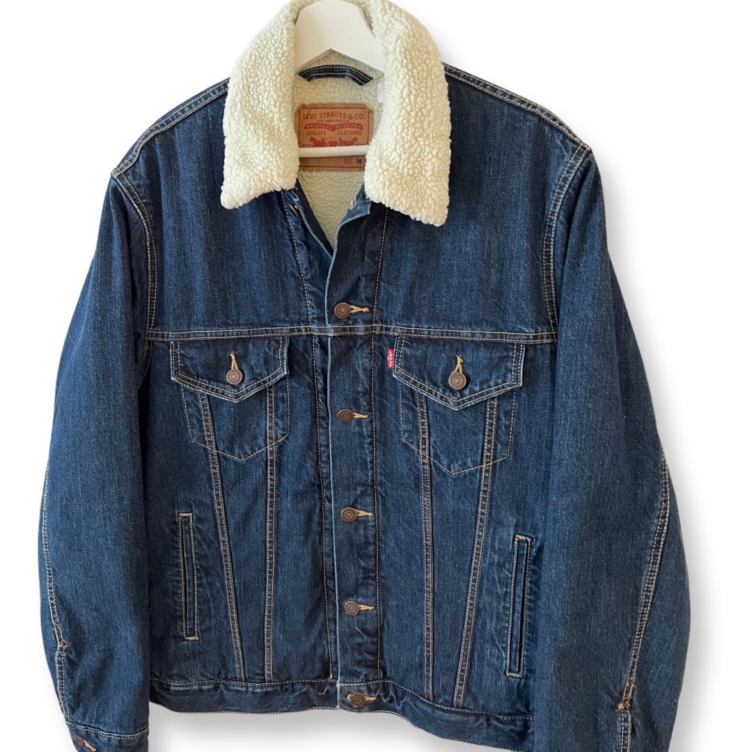 Levis Jacket, Y2K Sherpa Lined Jean Jacket, Dark Blue Denim Coat, Button Up, Size Medium, Oversized Jacket with Sheep Lining