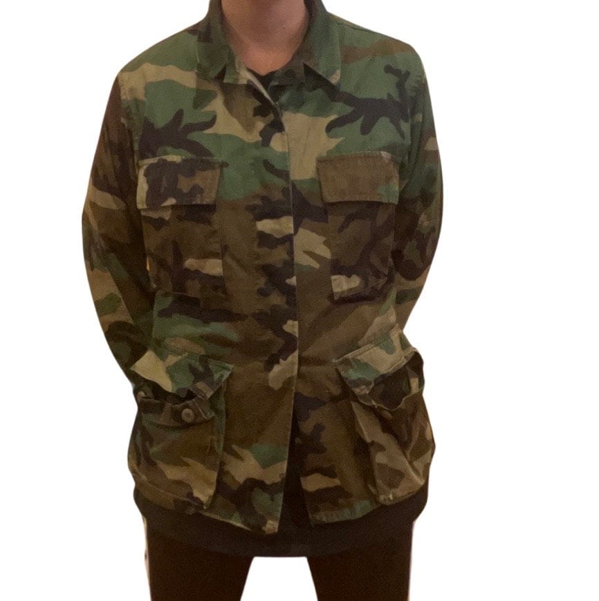 Vintage Camo Jacket - Cool Streetwear Fashion, Gender-Neutral Army Style, Size Medium