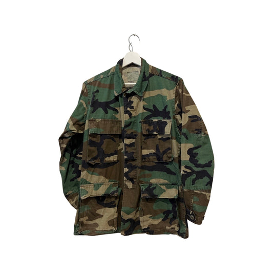 Vintage Camo Jacket - Cool Streetwear Fashion, Gender-Neutral Army Style, Size Medium